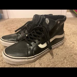 Women’s 7.5 high top vans